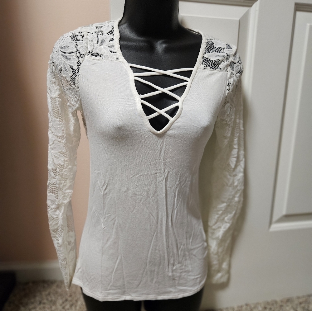 VENUS Elegant White Lace Women's Top